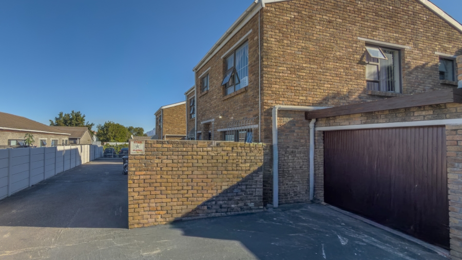 3 Bedroom Property for Sale in Table View Western Cape